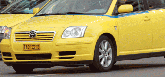 Υποχρεωτική είσπραξη επικόμιστρου από οδηγούς ταξί